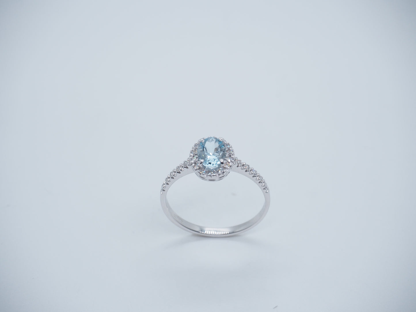Anello Solitario Acquamarina e diamanti