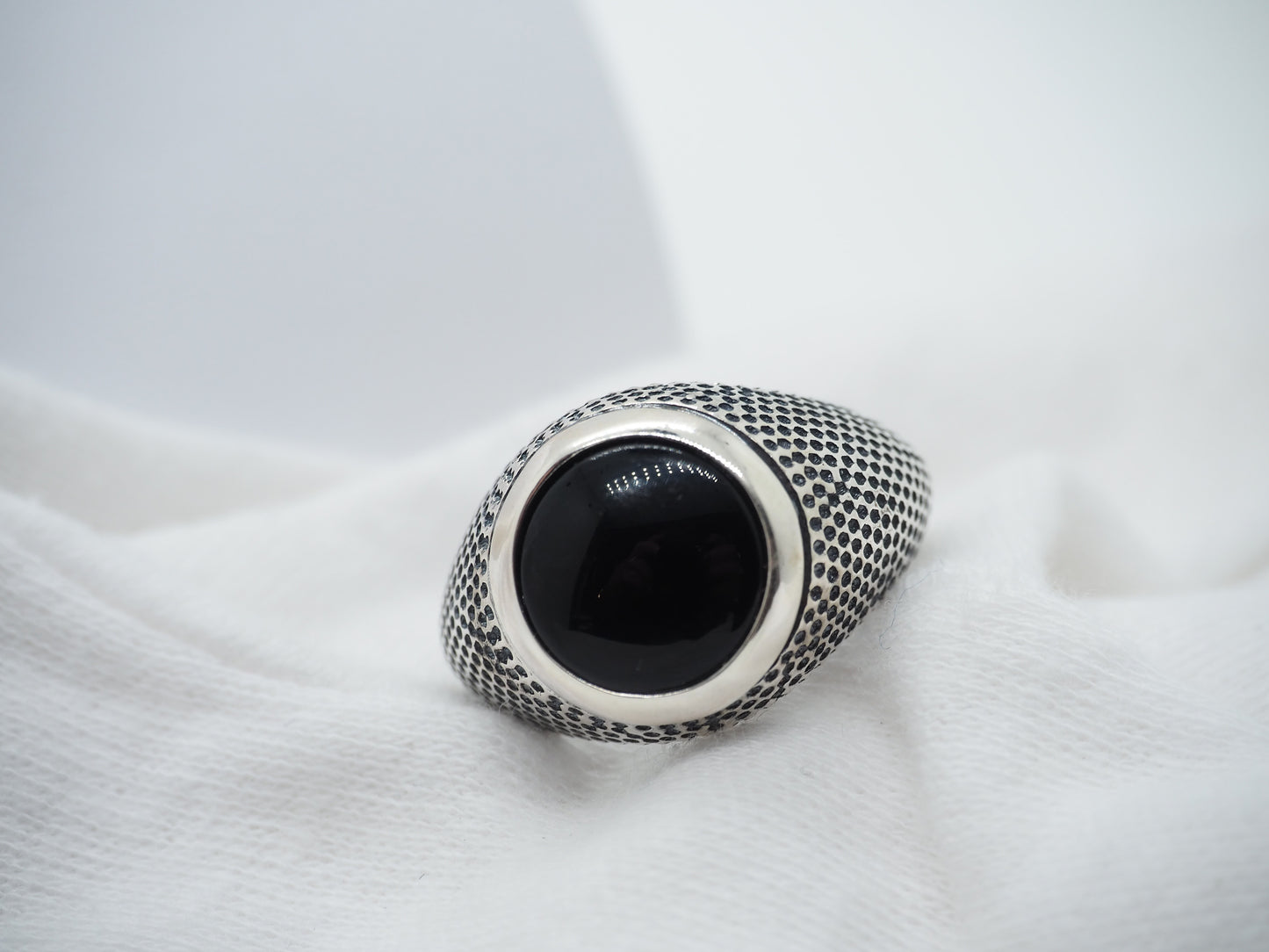 Anello Chevalier tondo onice