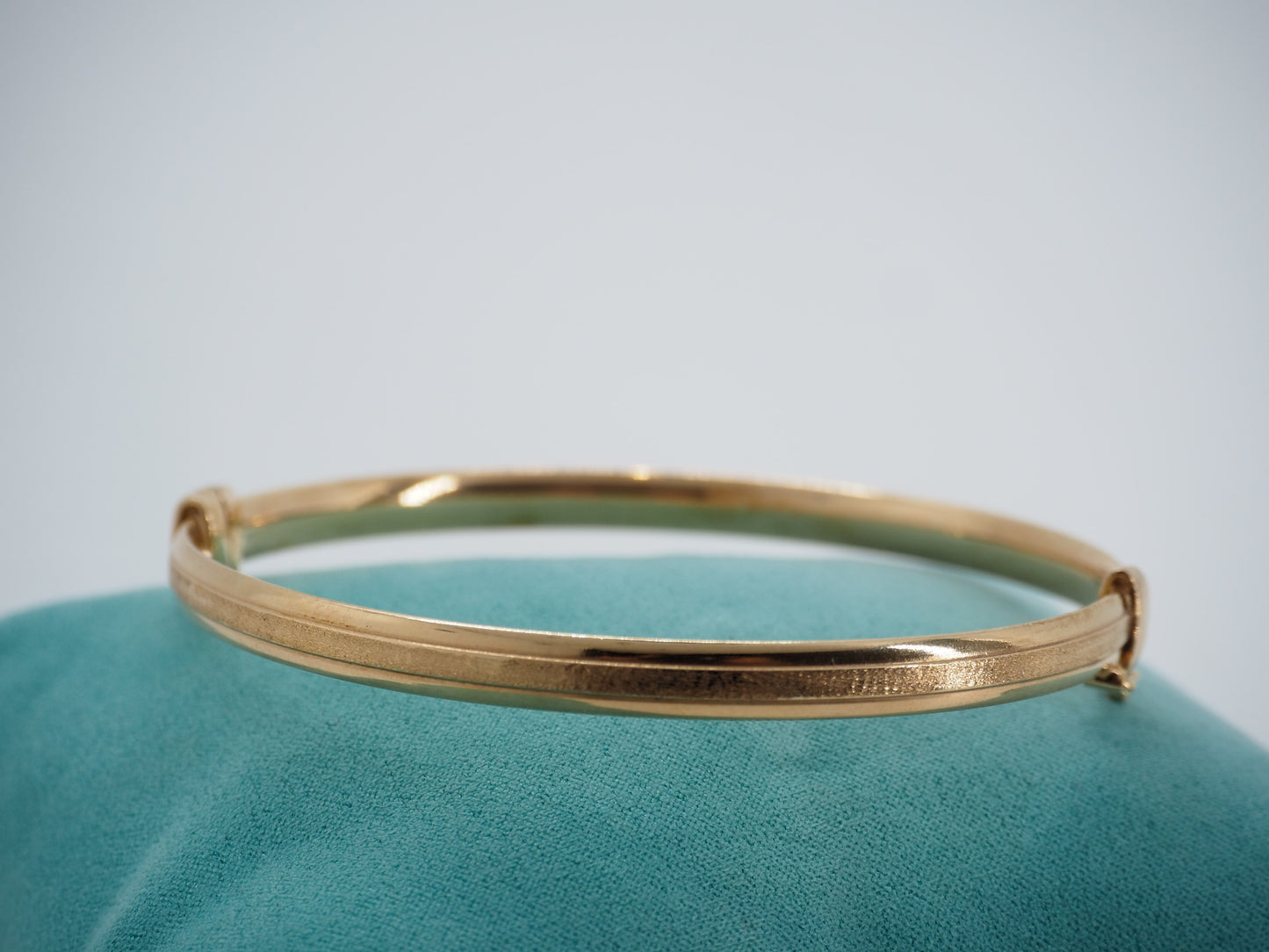 Bracciale a manetta dorato