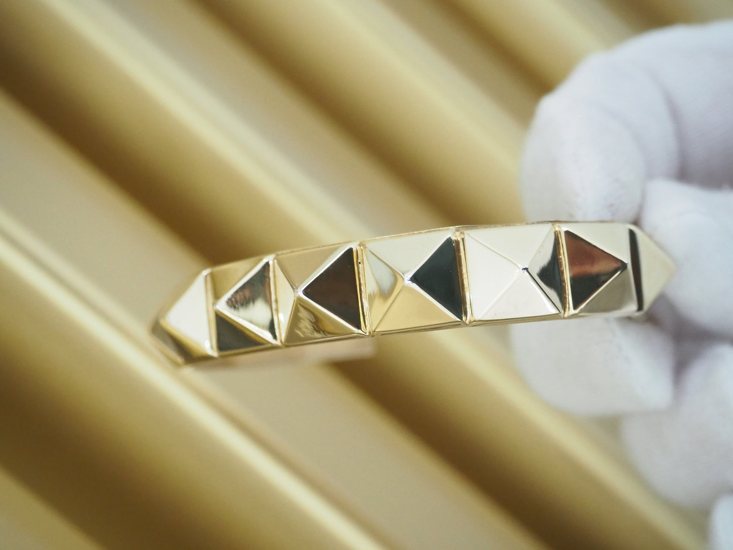 Bracciale borchie semirigido