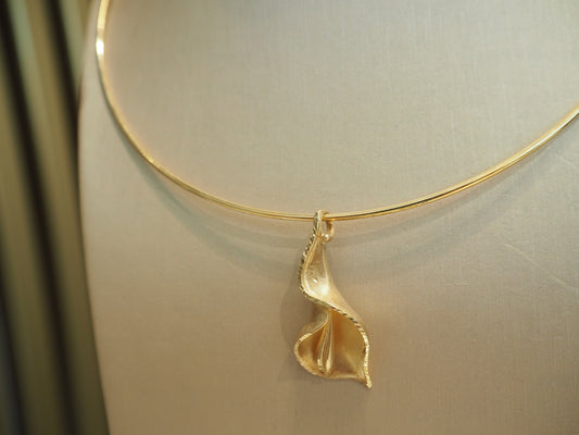 Collana calla