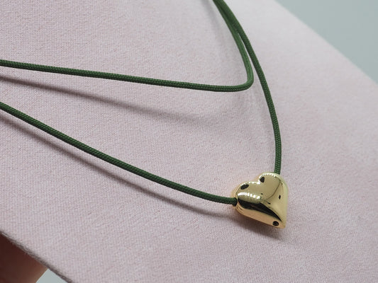 Collana in corda con cuore