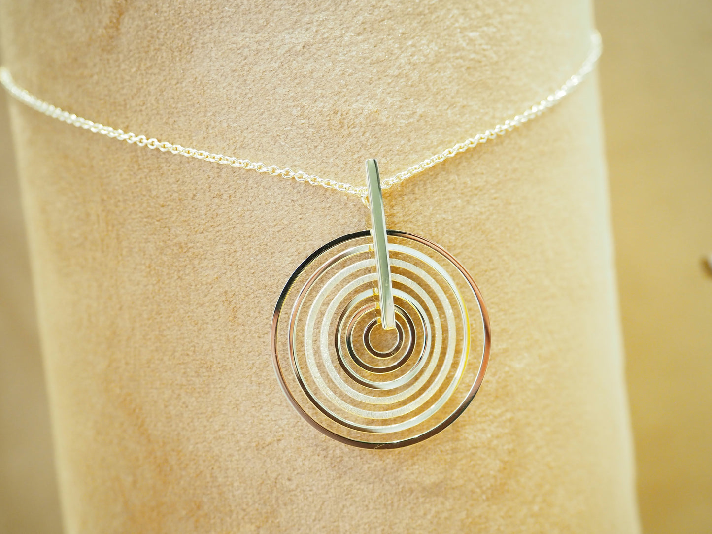 Collana multicerchi