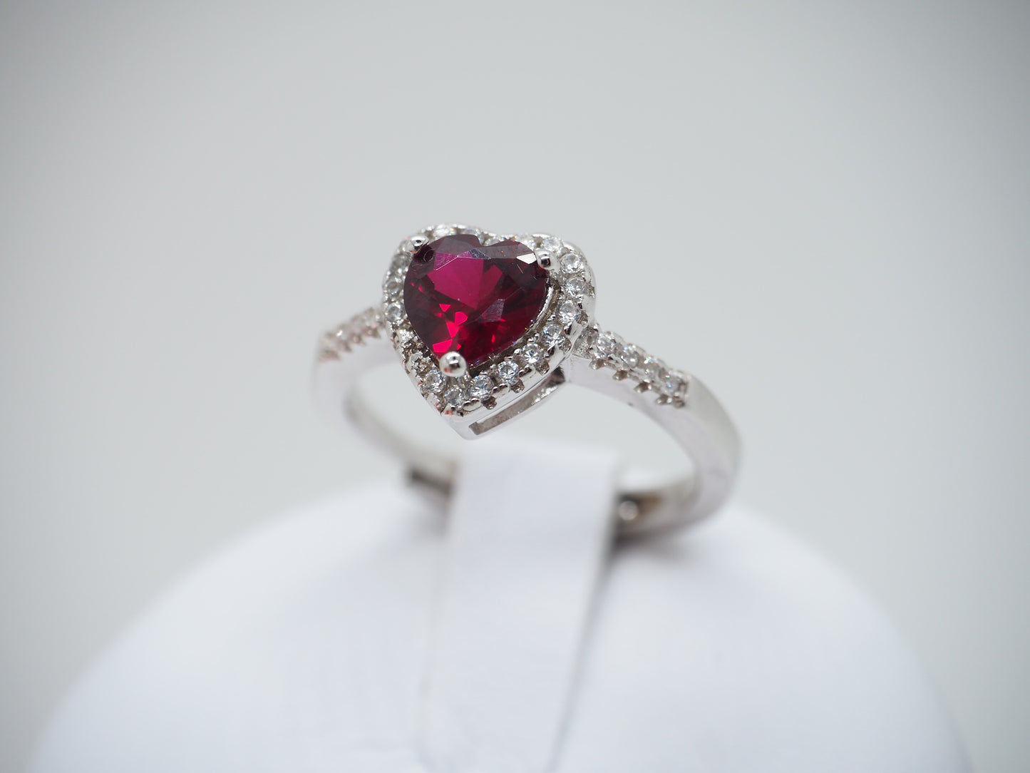 Anello cuore rosso